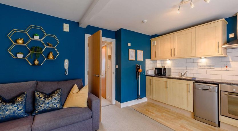 Photo of 1 Bed in Tenby