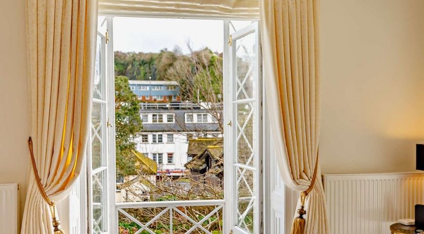 Photo of 4 Bed in Brixham