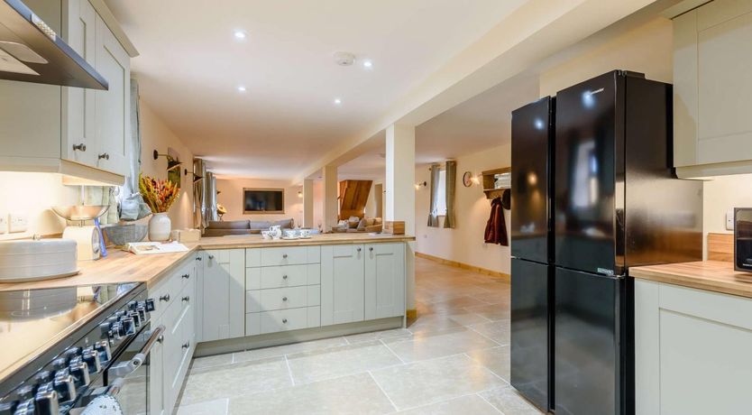 Photo of 4 Bed in Llandrindod Wells