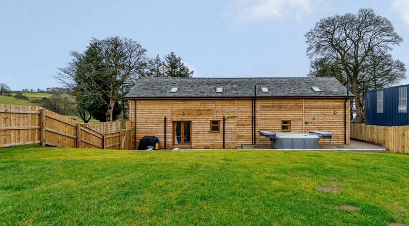 Photo of 4 Bed in Llaithddu