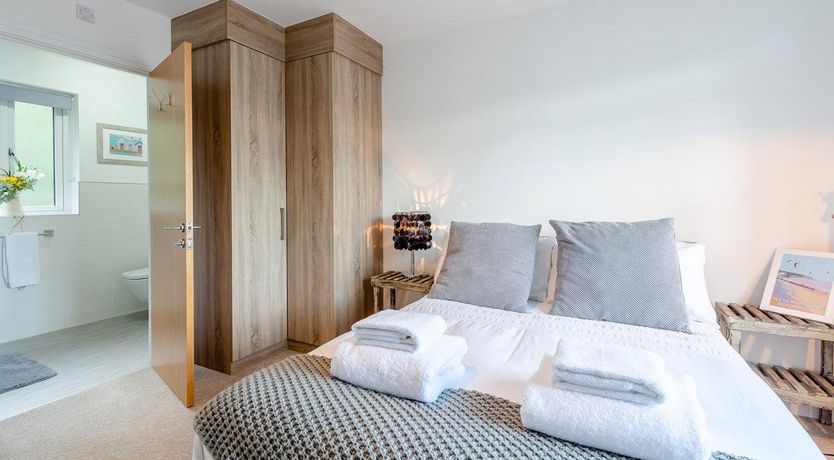 Photo of 2 Bed in Westward Ho