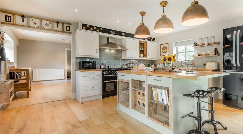 Photo of 3 Bed in Stour Row