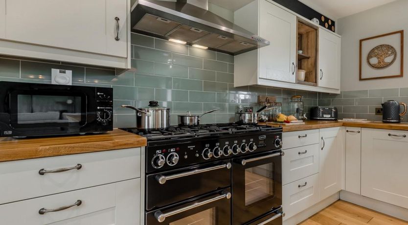 Photo of 3 Bed in Stour Row