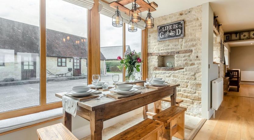 Photo of 3 Bed in Stour Row