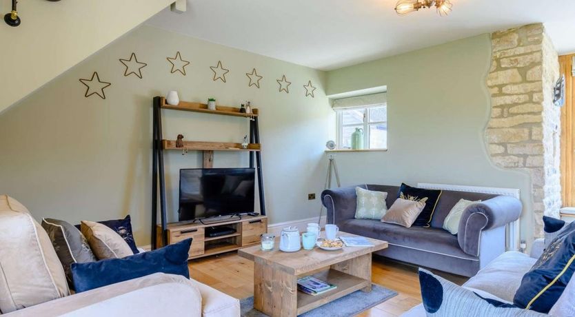 Photo of 3 Bed in Stour Row