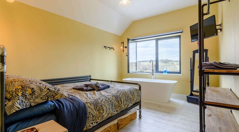 Photo of 4 Bed in Maresfield