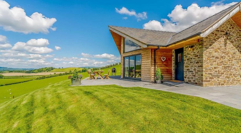 Photo of 2 Bed in Llandyssil