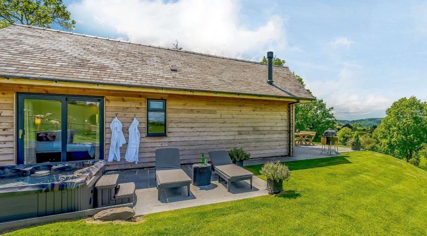 Photo of 2 Bed in Montgomery