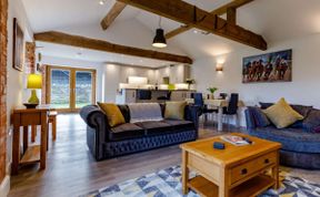 Photo of in Redmarley (60202)