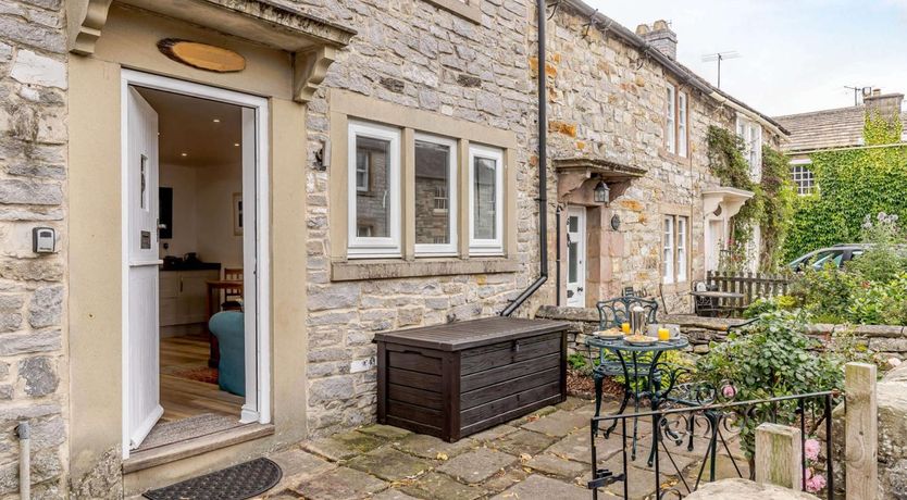 Photo of 2 Bed in Bakewell