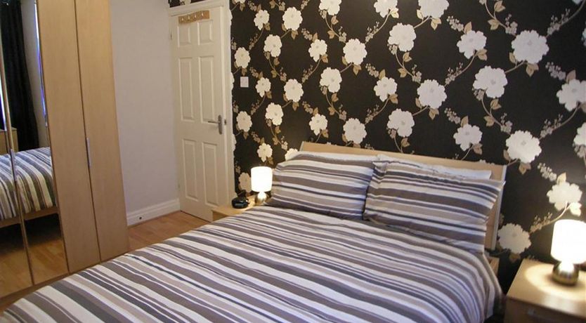 Photo of 1 Bed in Tenby