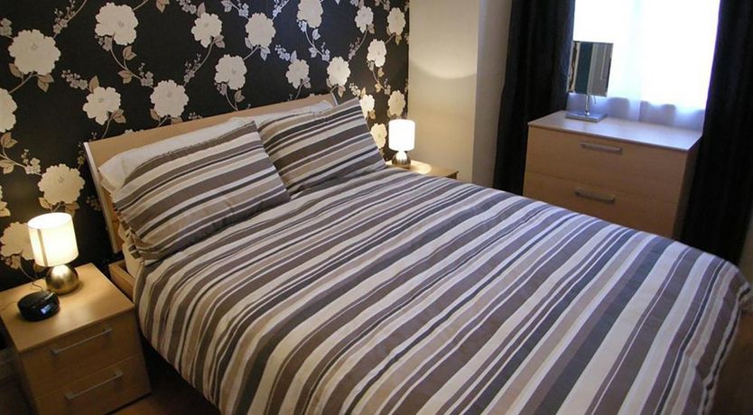 Photo of 1 Bed in Tenby