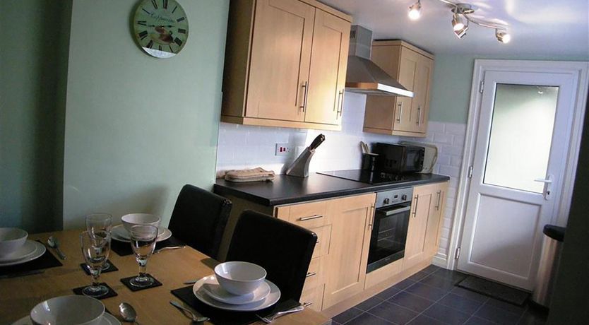 Photo of 1 Bed in Tenby