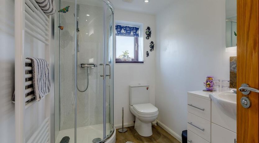 Photo of 3 Bed in Pinksmoor