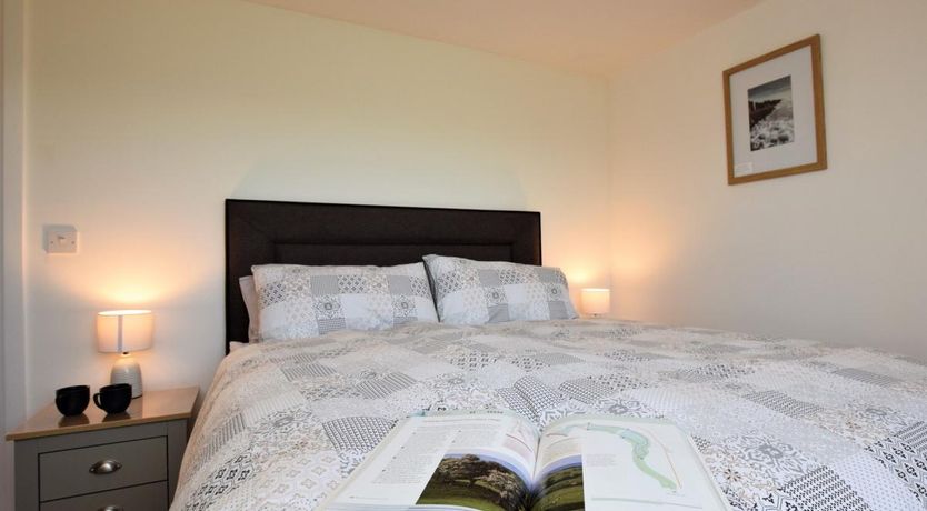 Photo of 3 Bed in Pinksmoor