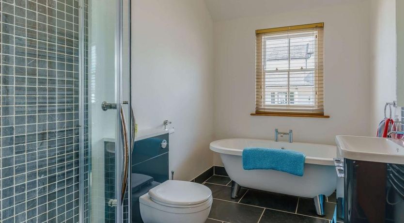 Photo of 3 Bed in Lamphey