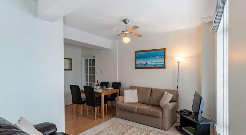 Photo of 2 Bed in Tenby