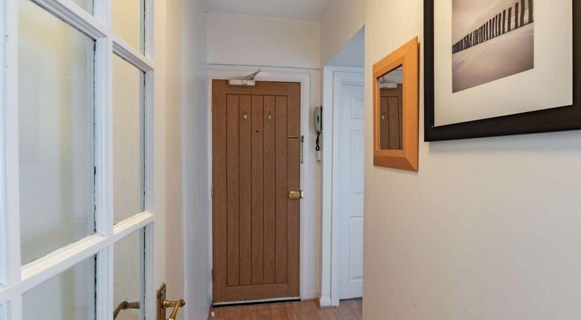 Photo of 2 Bed in Tenby