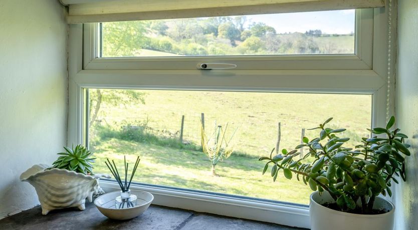 Photo of 2 Bed in Llanfihangel-nant-Bran