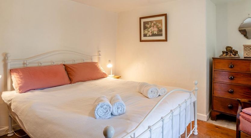 Photo of 2 Bed in Llanfihangel-nant-Bran