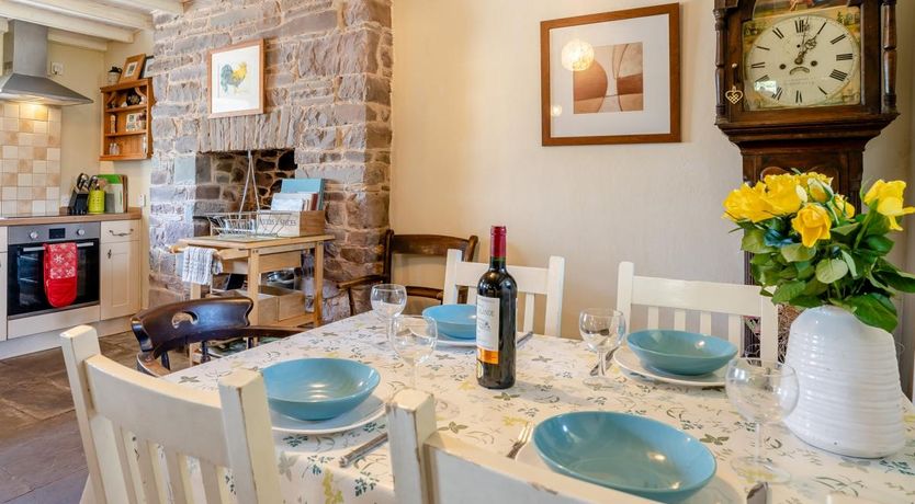 Photo of 2 Bed in Llanfihangel-nant-Bran