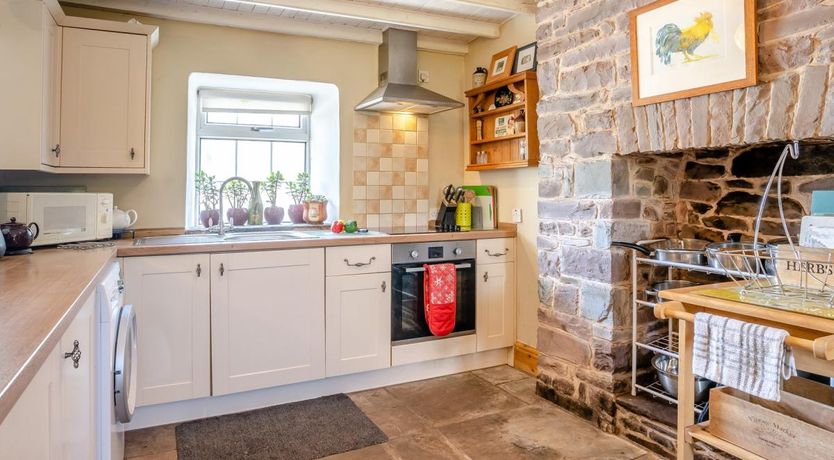 Photo of 2 Bed in Llanfihangel-nant-Bran