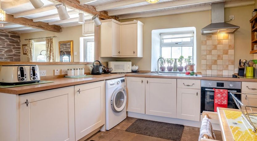 Photo of 2 Bed in Llanfihangel-nant-Bran