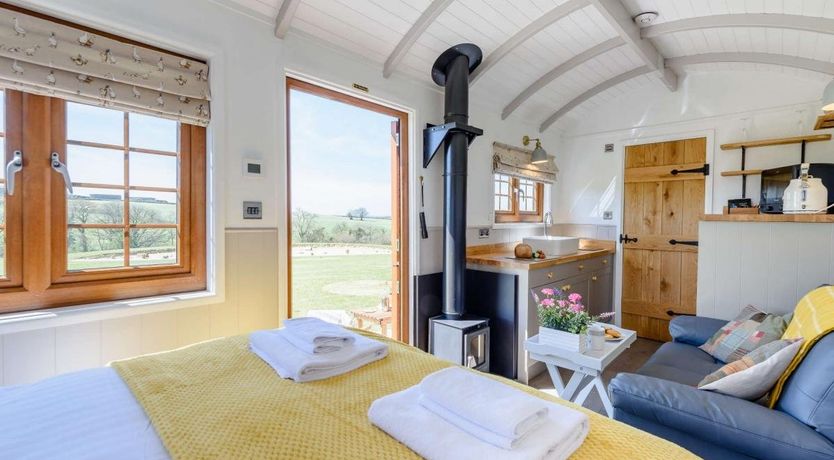 Photo of 1 Bed in Ashwater