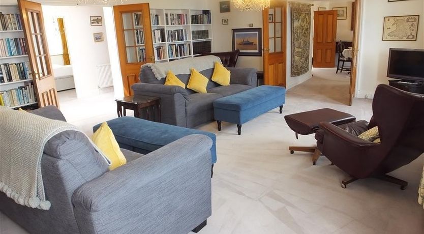 Photo of 3 Bed in Tenby