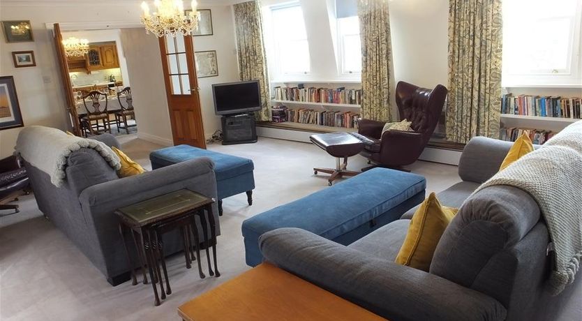 Photo of 3 Bed in Tenby