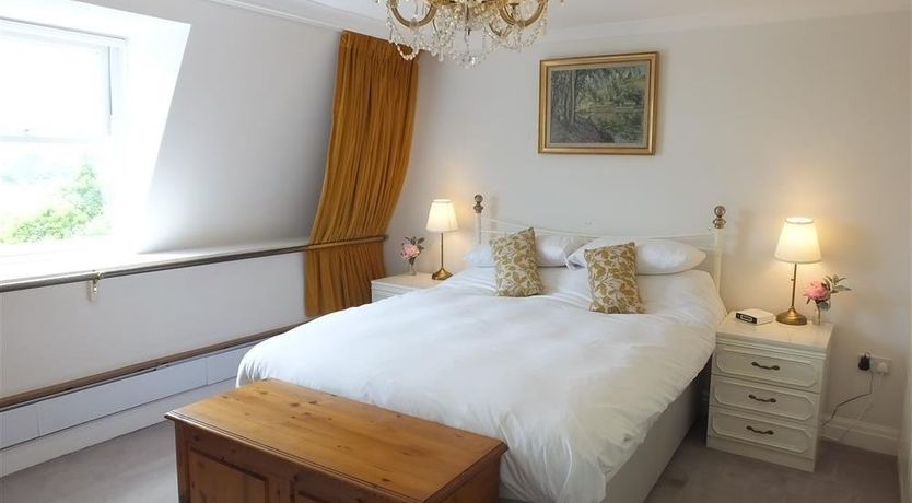 Photo of 3 Bed in Tenby