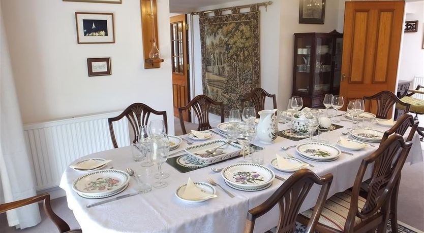 Photo of 3 Bed in Tenby