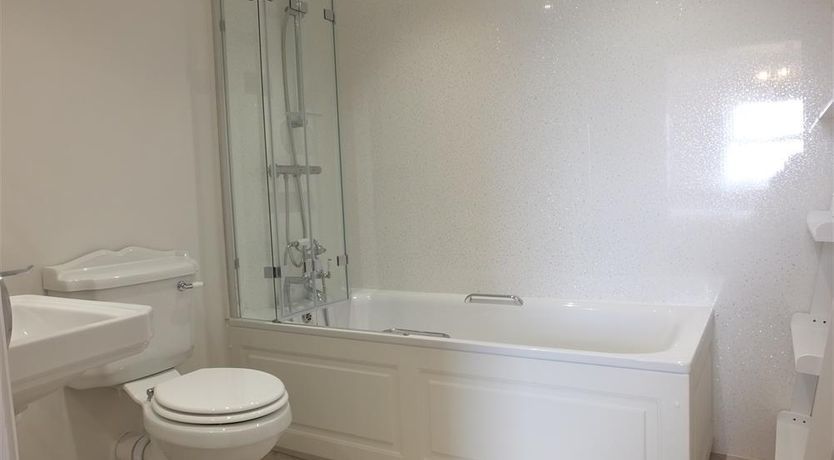 Photo of 3 Bed in Tenby