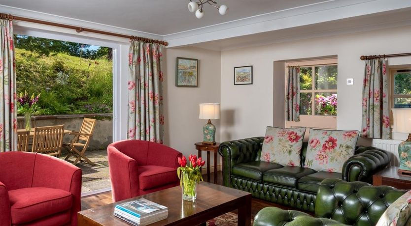 Photo of 3 Bed in Upper Cwmtwrch