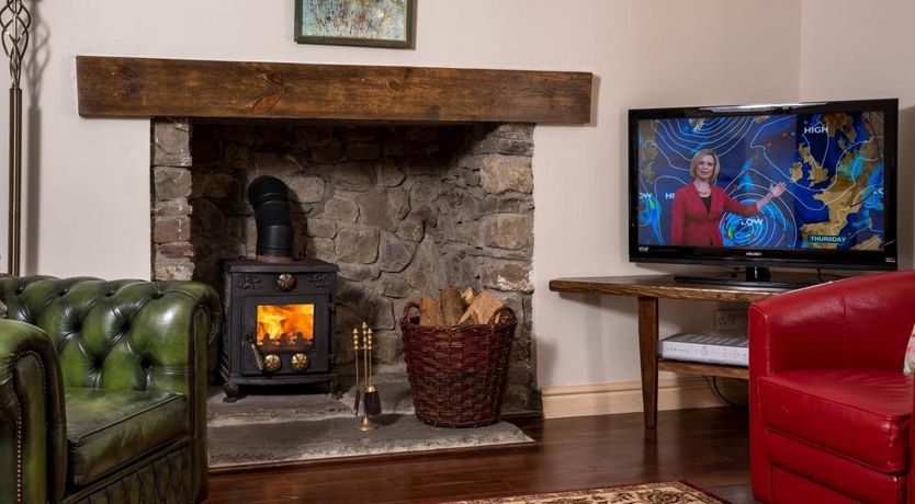 Photo of 3 Bed in Upper Cwmtwrch