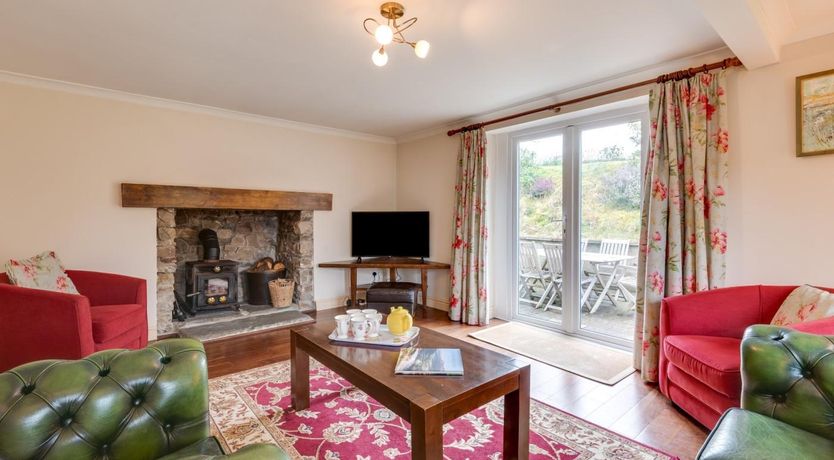 Photo of 3 Bed in Swansea