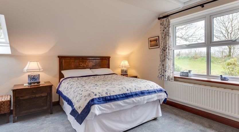 Photo of 3 Bed in Swansea