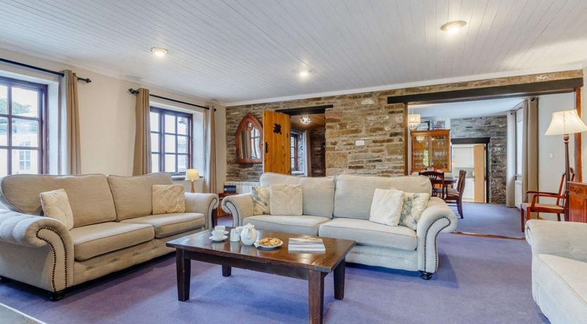 Photo of 4 Bed in Llanfrynach