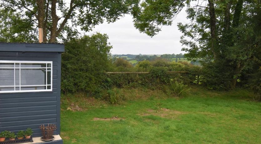 Photo of 1 Bed in Rhydowen