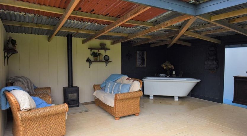 Photo of 1 Bed in Rhydowen