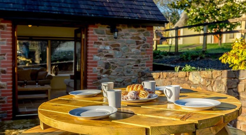 Photo of 2 Bed in Knowstone