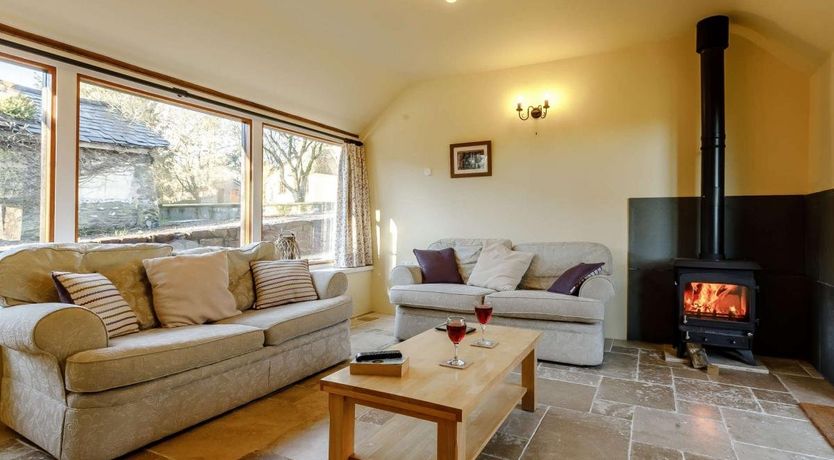 Photo of 2 Bed in Knowstone