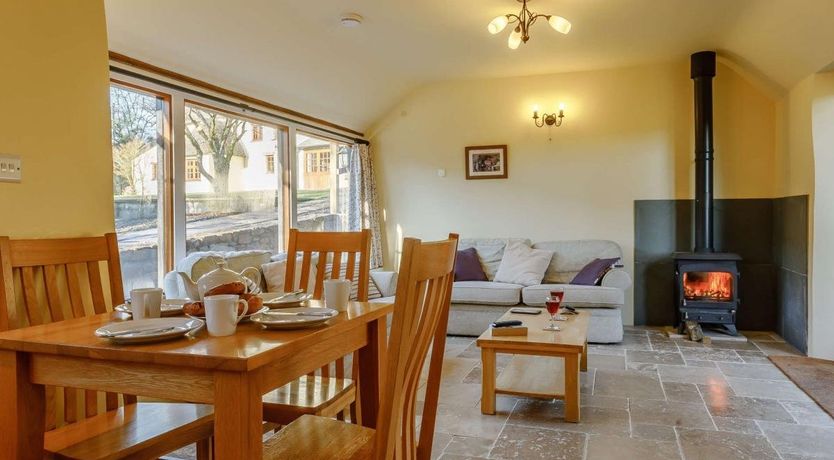 Photo of 2 Bed in Knowstone