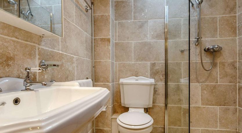 Photo of 2 Bed in Knowstone