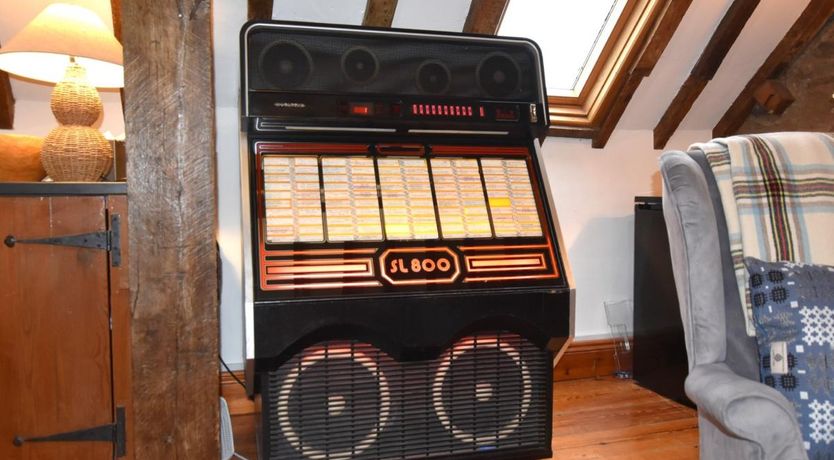 Photo of 4 Bed in Cantref