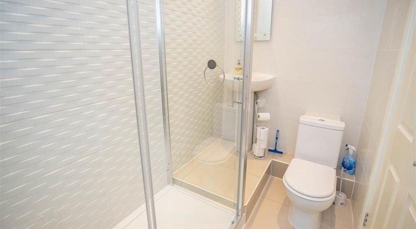 Photo of 2 Bed in Tenby