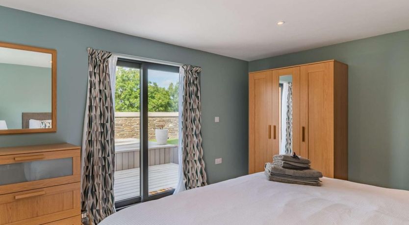 Photo of 2 Bed in Cilgerran