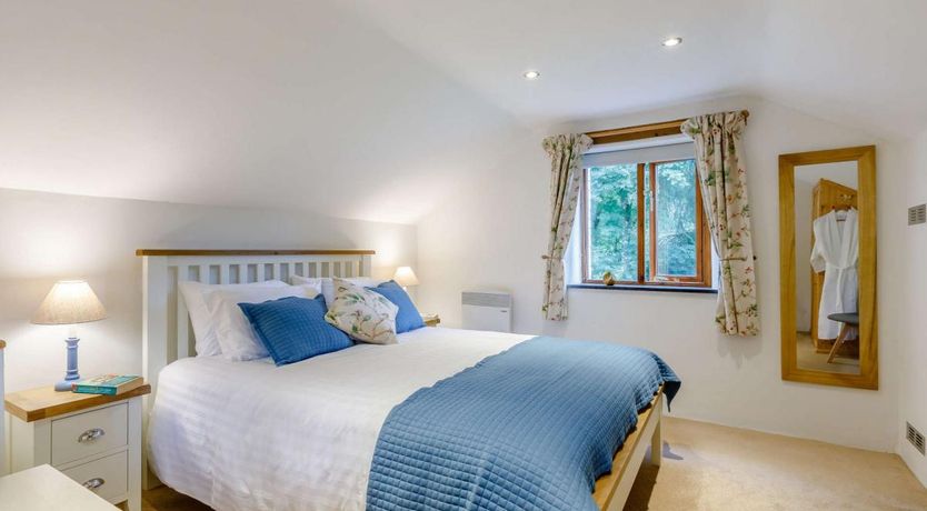 Photo of 1 Bed in Oakford