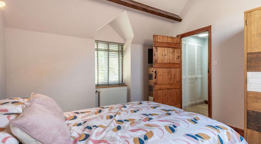 Photo of 1 Bed in Commins Coch