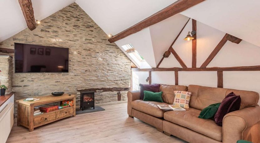 Photo of 1 Bed in Commins Coch